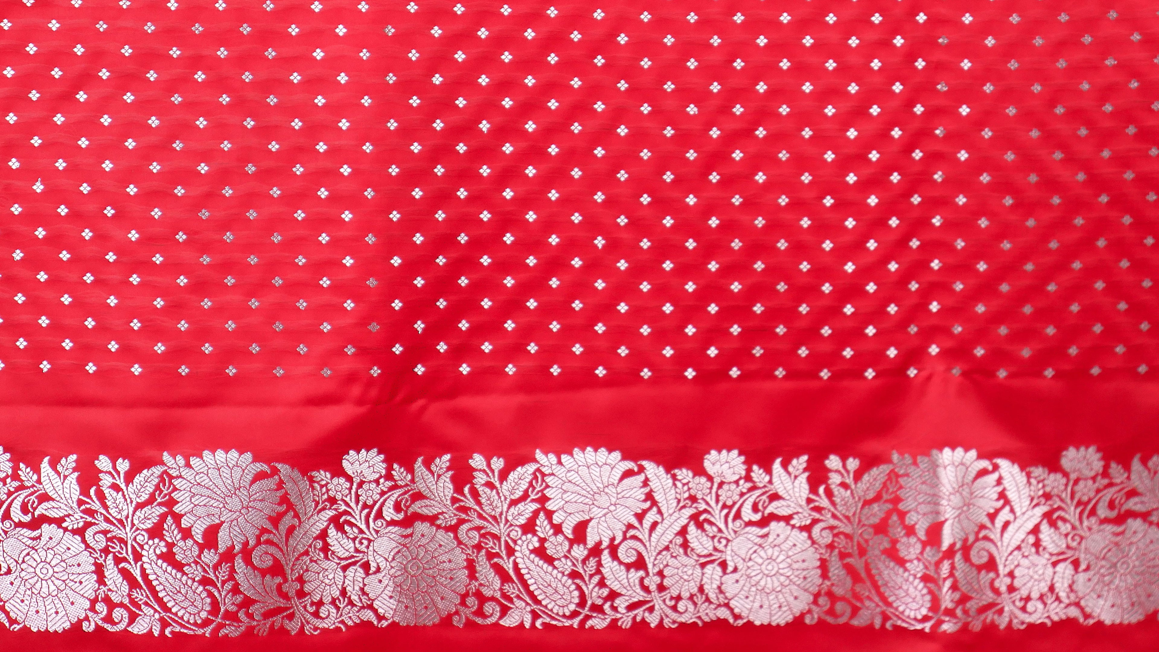 Banarasi Cross Red Shades Booti Pattern Mashru Silk Saree