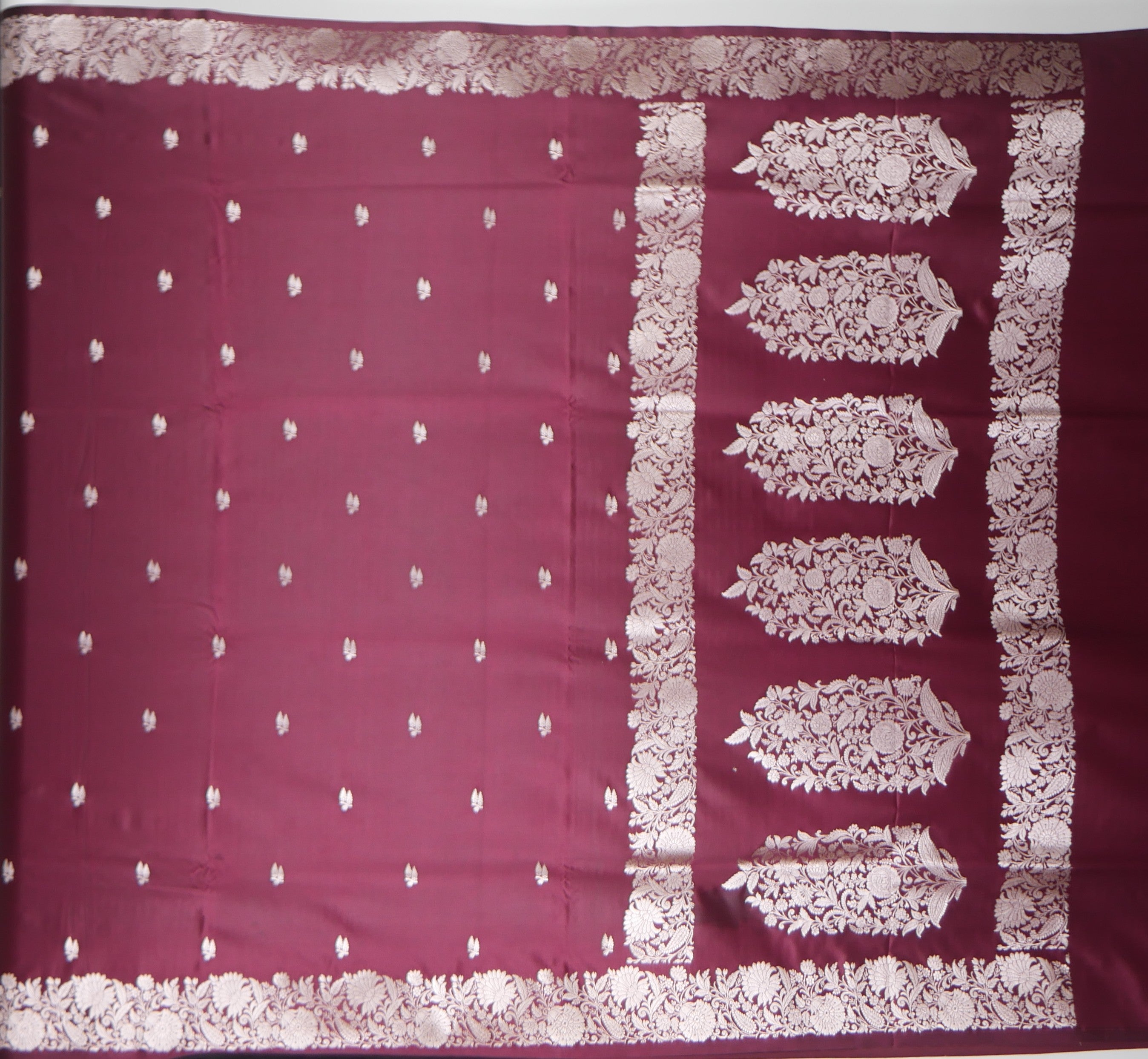 Banarasi Cross Wine Shades Booti Pattern Mashru Silk Saree