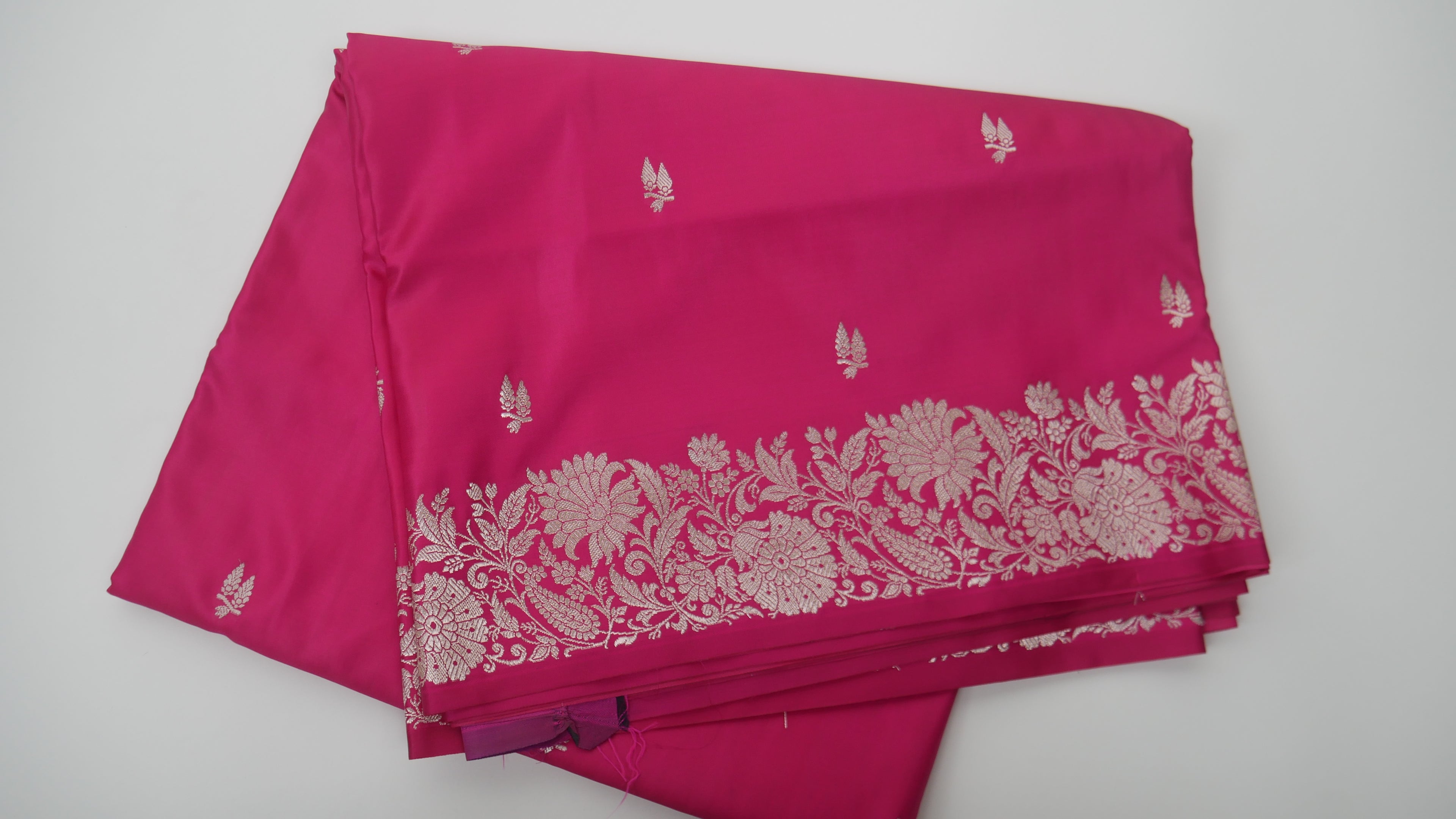 Banarasi Cross Pink Shades Booti Pattern Mashru Silk Saree