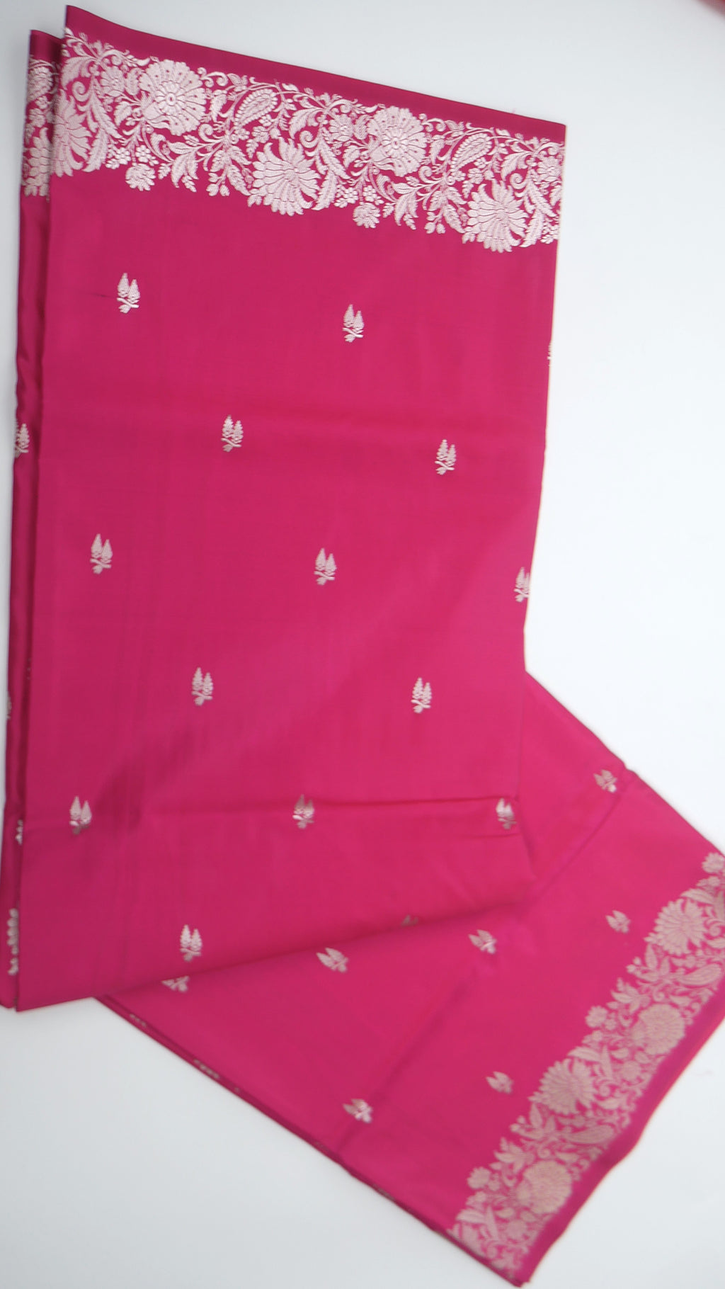 Banarasi Cross Pink Shades Booti Pattern Mashru Silk Saree