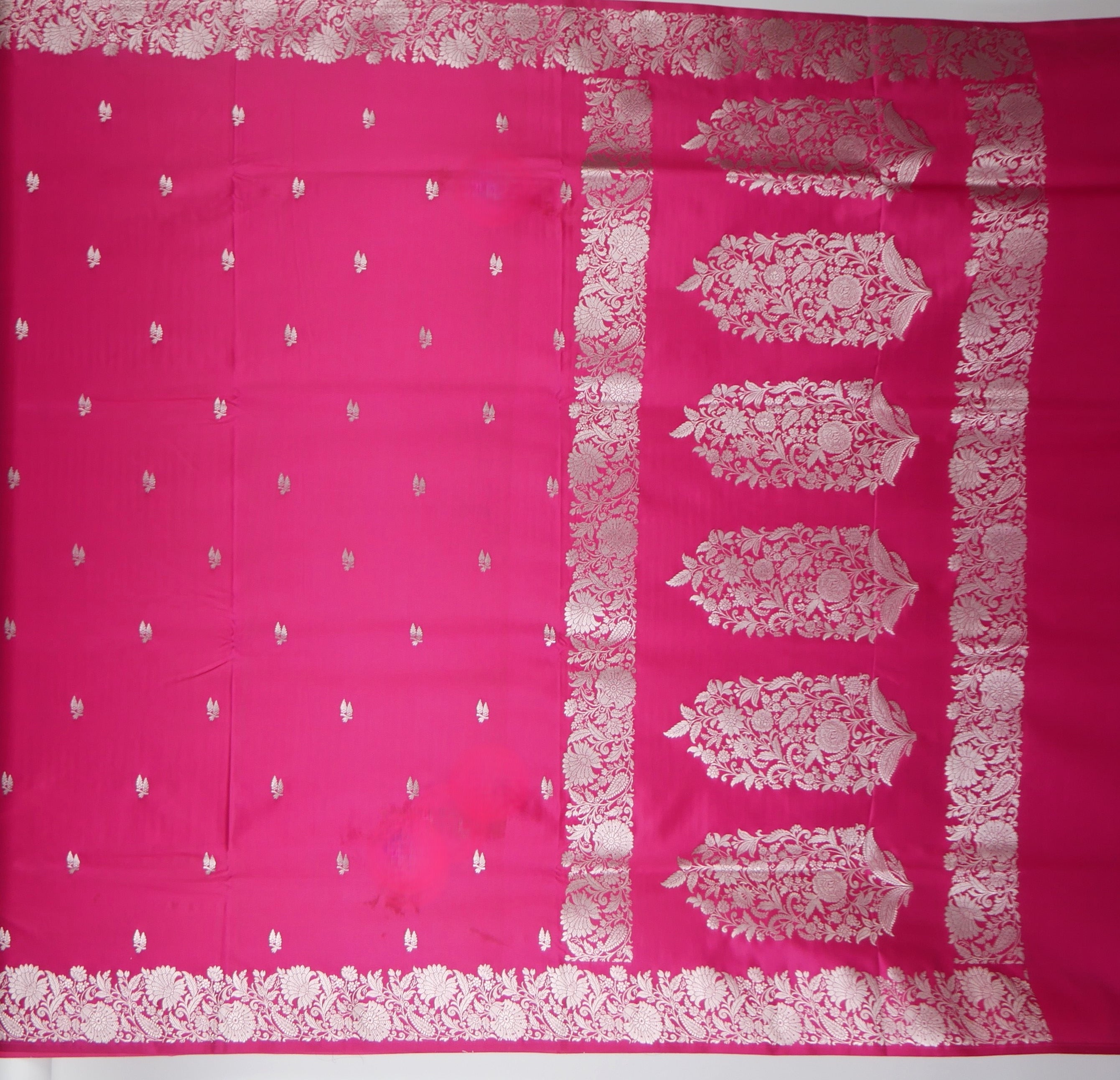 Banarasi Cross Pink Shades Booti Pattern Mashru Silk Saree
