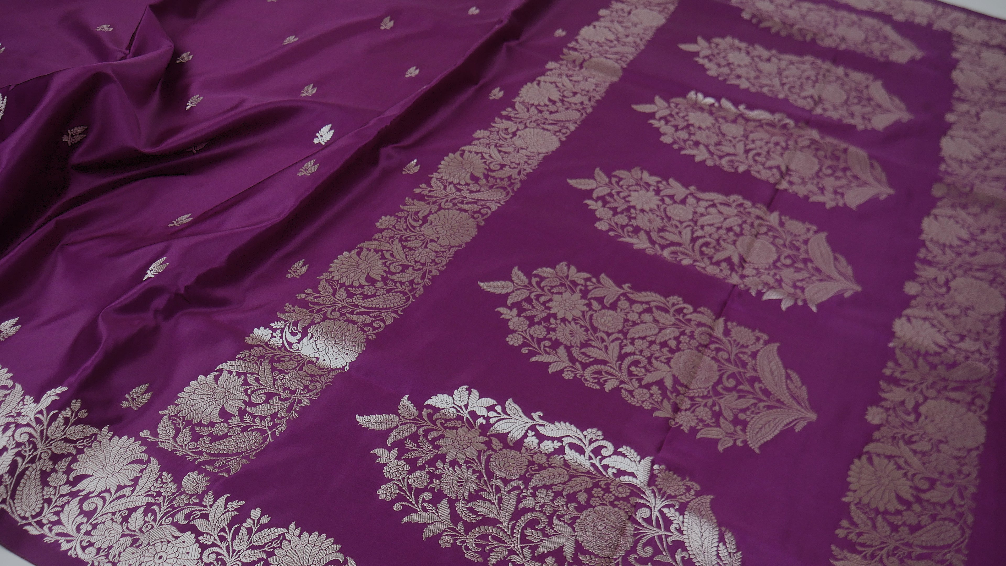 Banarasi Cross Wine Shades Booti Pattern Mashru Silk Saree