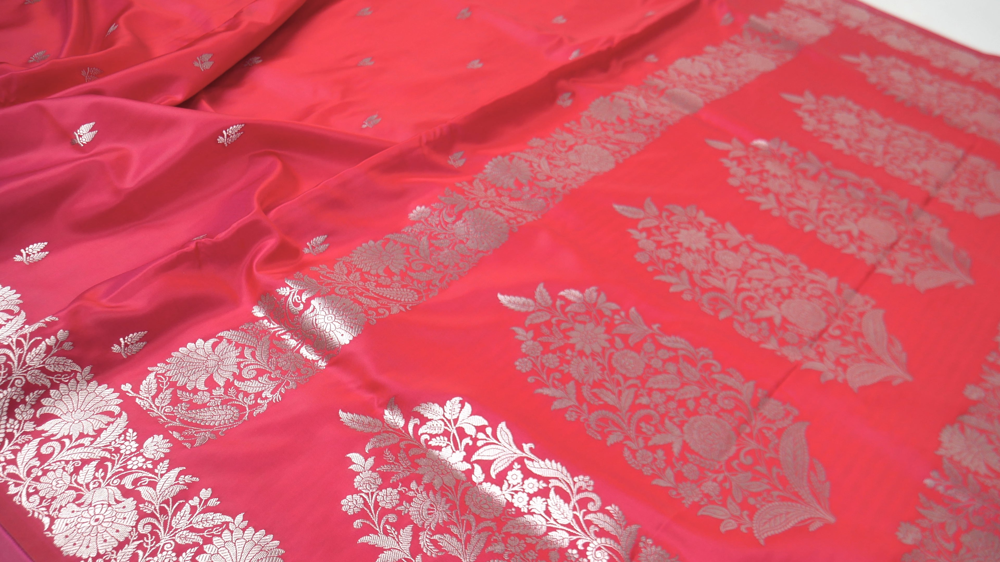 Banarasi Cross Light Red Shades Booti Pattern Mashru Silk Saree